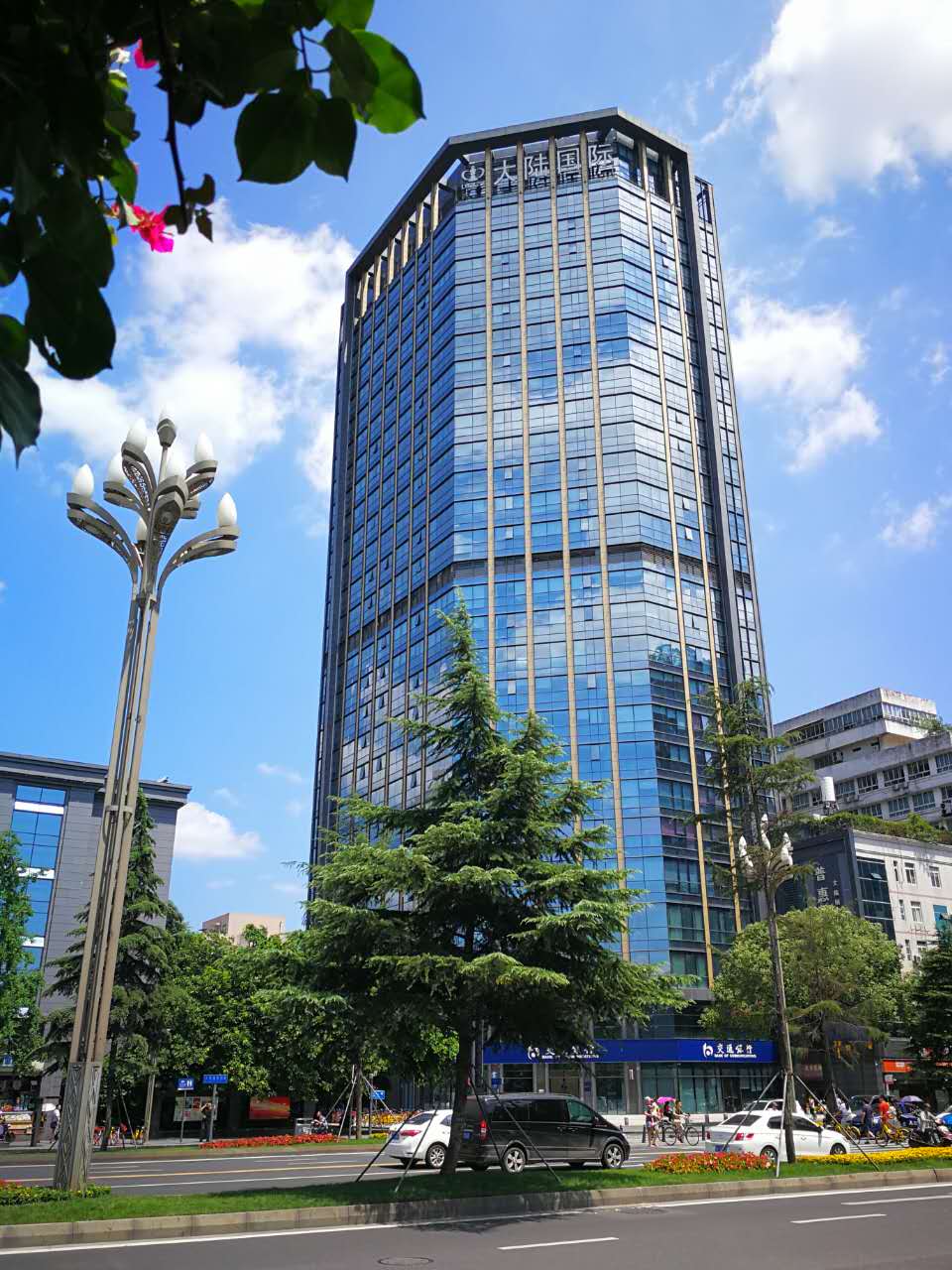 大陆国际写字楼出租｜武侯人民南路双地铁甲级办公50元/㎡起
