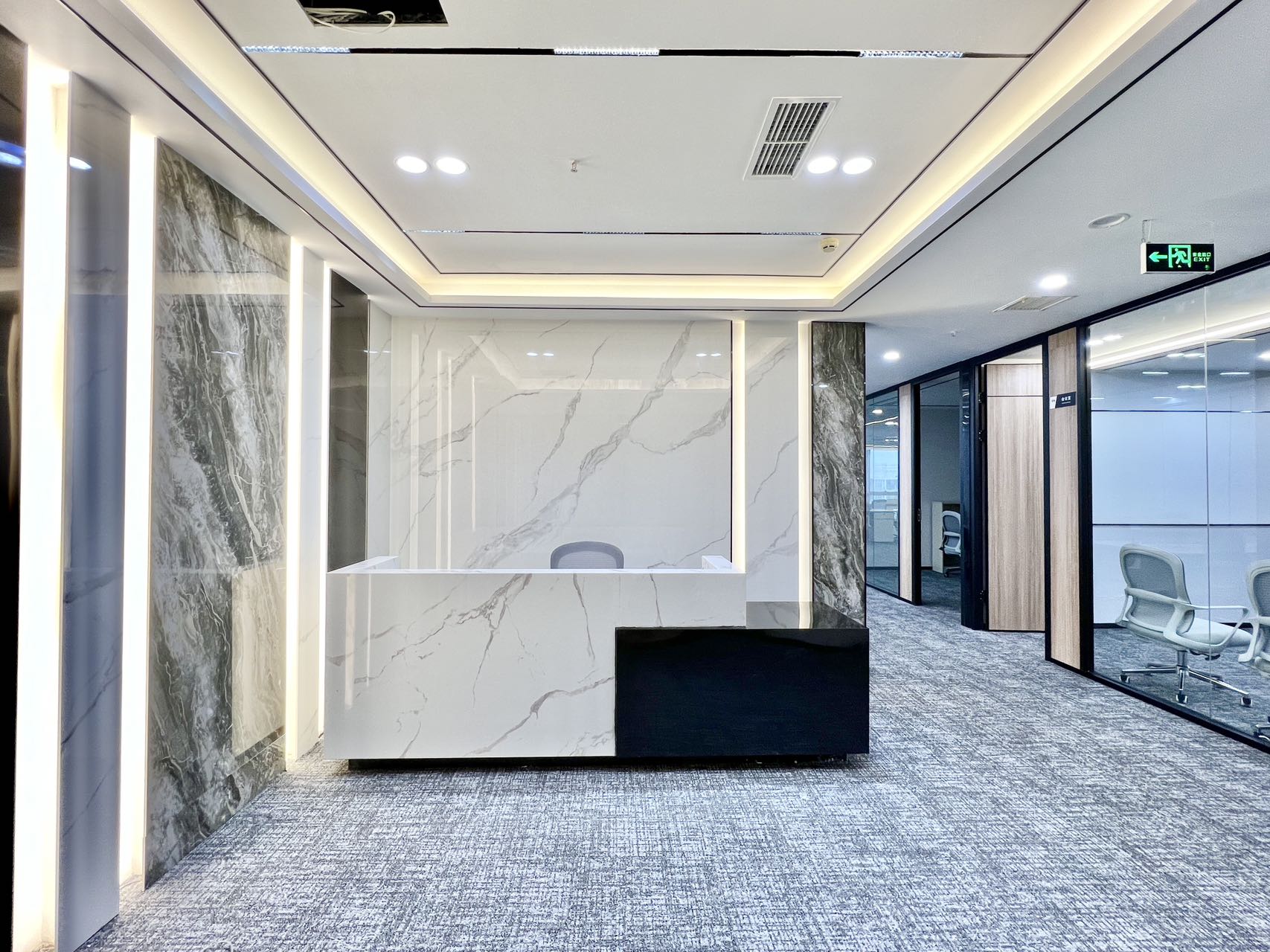 ACC中航城市广场 高新南区 310.00㎡ 精装 乙级 其他 含物业