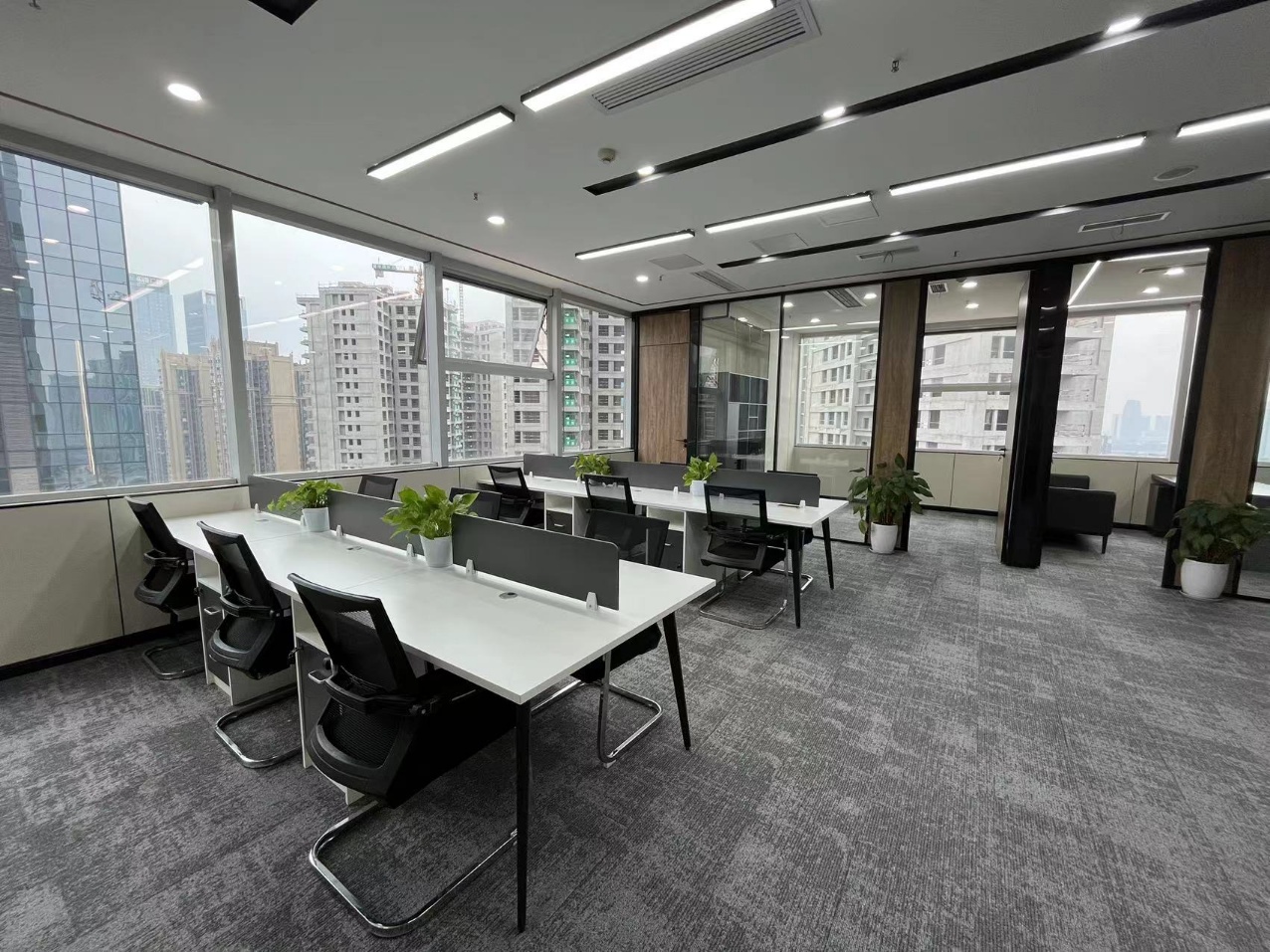 华润广场 锦江区 182.00㎡ 精装 甲级 多面采光