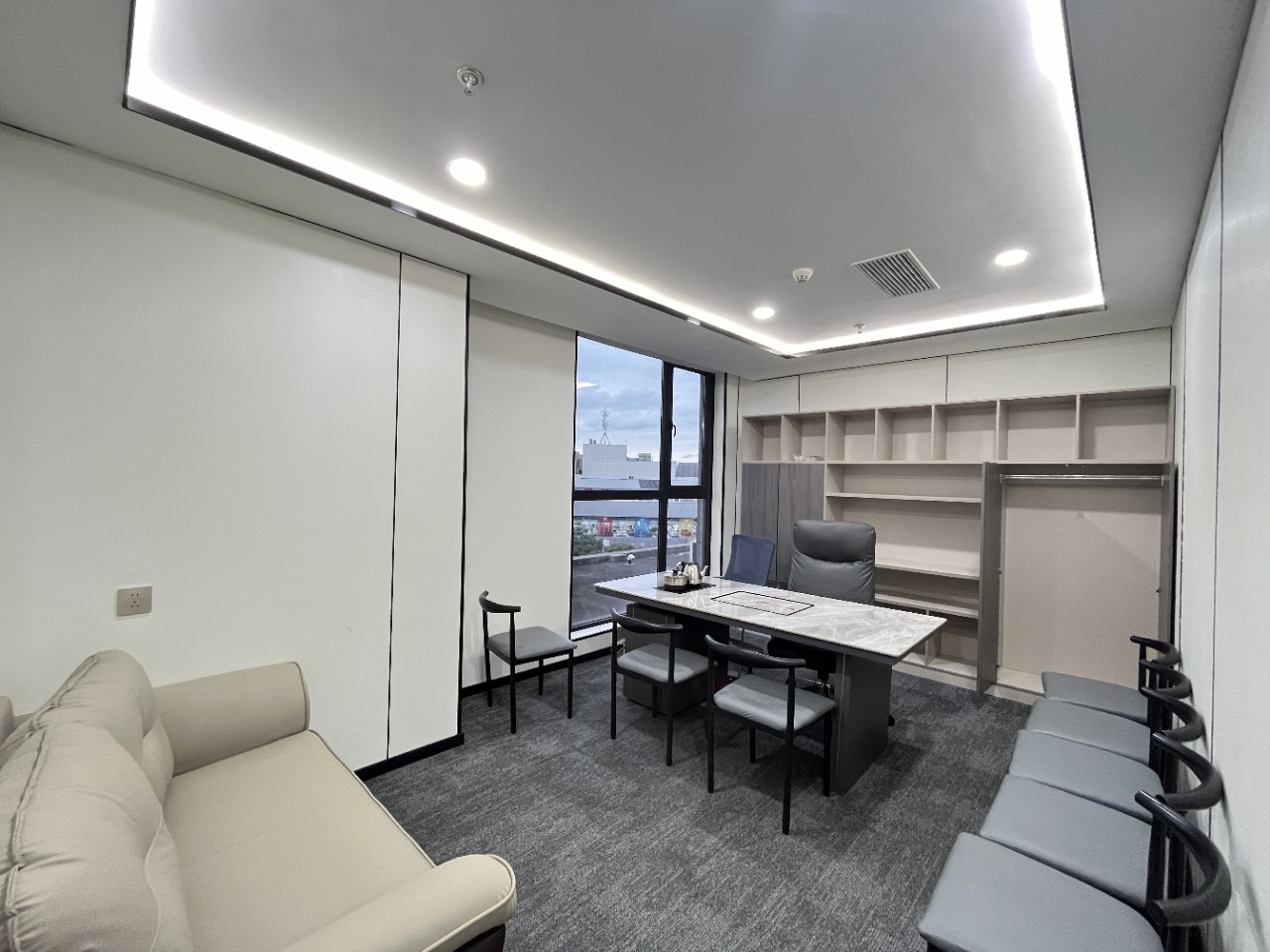 领先科技大厦 高新南区 438.67㎡ 精装 乙级 其他
