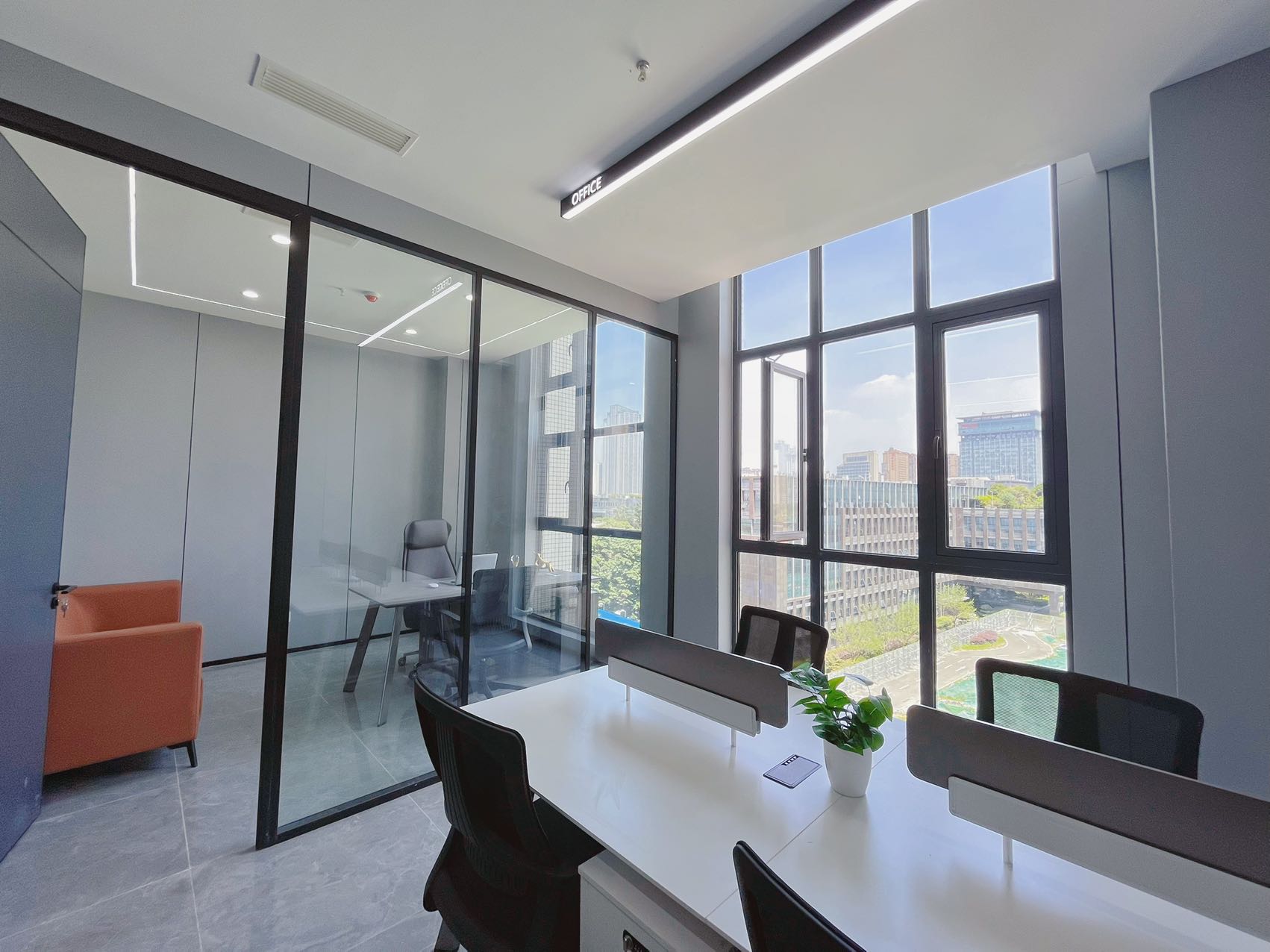 海天腾逸广场 温江区 81.00㎡  甲级 其他