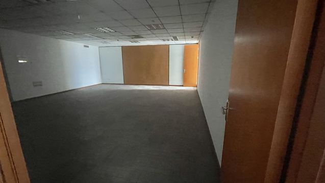 高地中心 成华区 735.29㎡  超甲级 电梯口