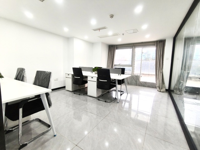 万通金融广场 金牛区 122.00㎡ 精装 其他 无加时费,带露台