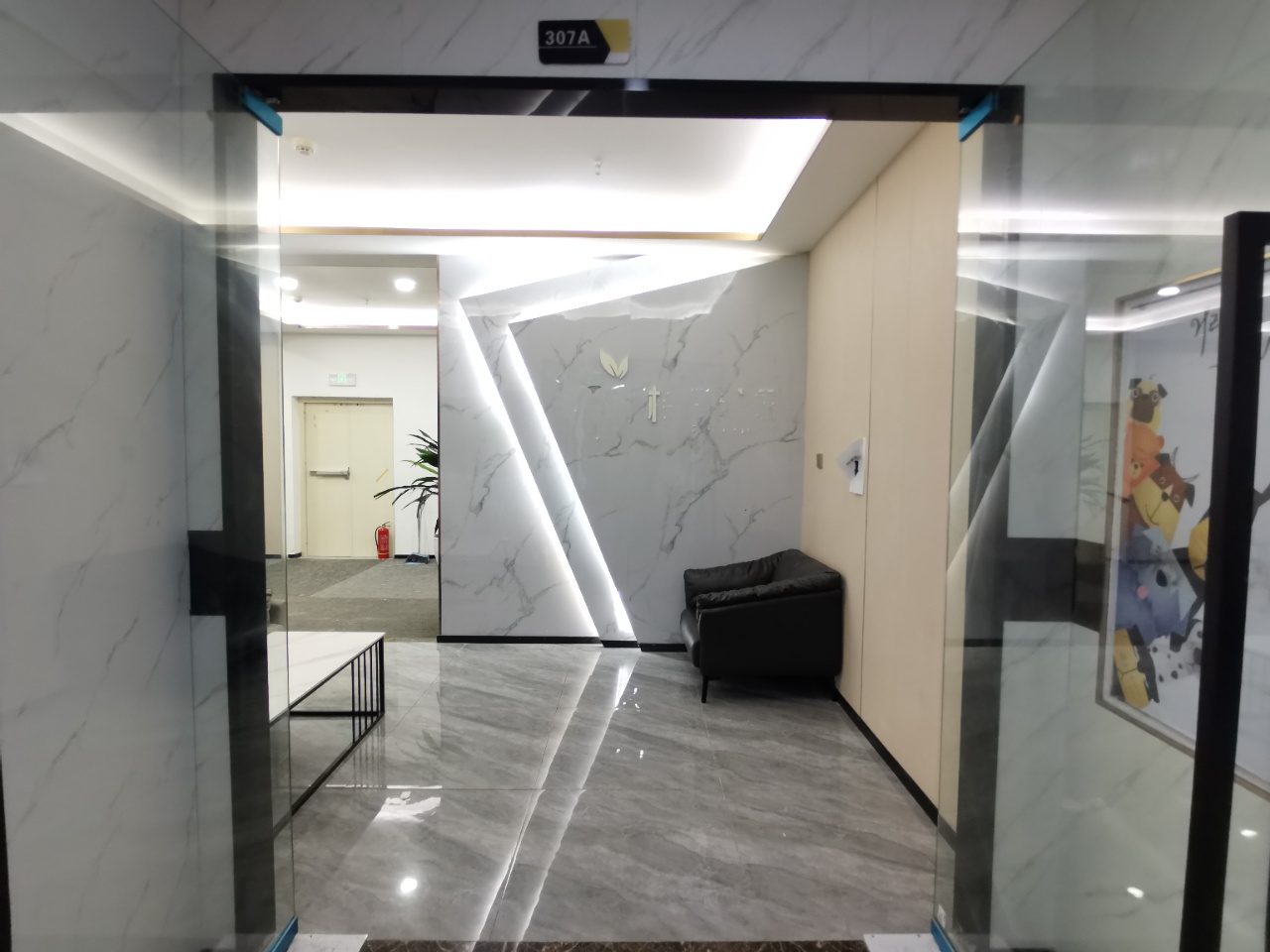 理想中心 高新南区 580.00㎡ 精装 乙级 无加时费 含物业