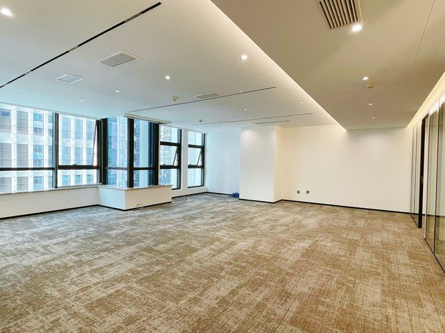 中航交流中心 高新南区 368.00㎡ 精装 甲级 电梯口 含物业