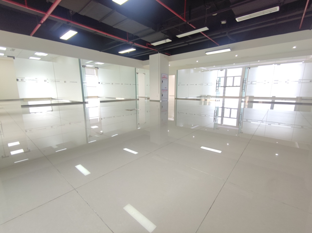 青羊工业总部基地 青羊区 542.90㎡ 精装 甲级 无加时费,多面采光,定制装修