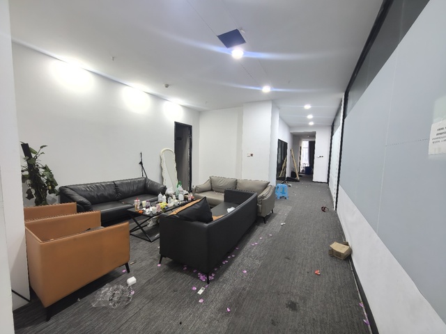理想中心 高新南区 488.00㎡ 精装 乙级 无加时费 含物业