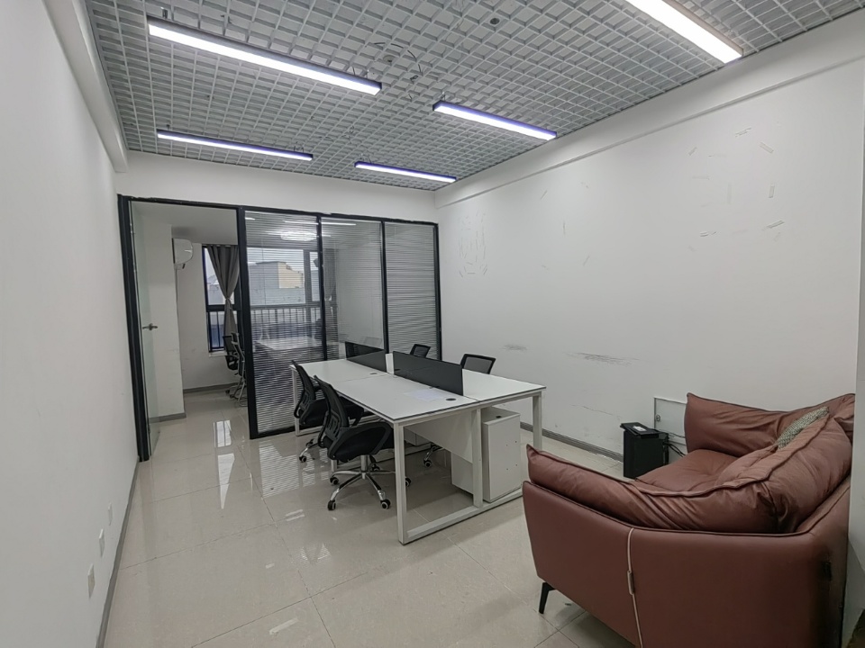 青羊万达广场 青羊区 53.50㎡  其他 无加时费,室内卫生间,通上下水