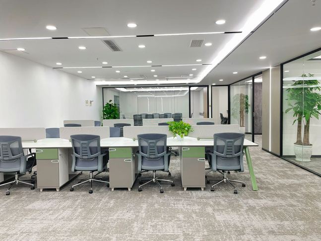 中航交流中心 高新南区 320.00㎡ 精装 甲级 多面采光 含物业