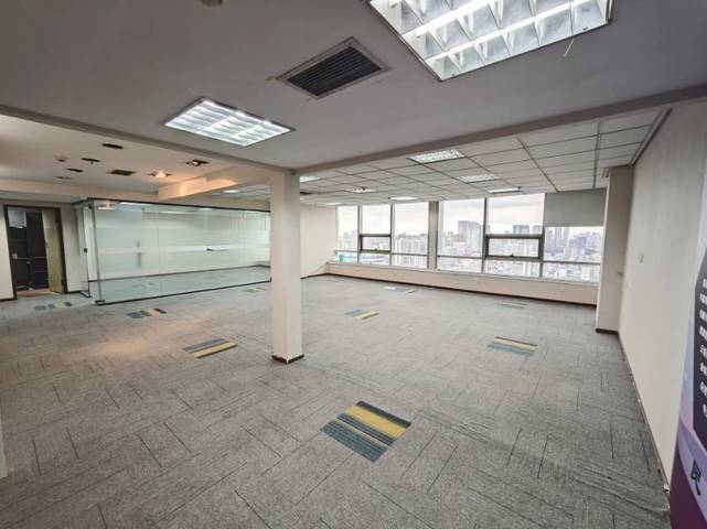 冠城广场 青羊区 167.00㎡ 简装  甲级 其他