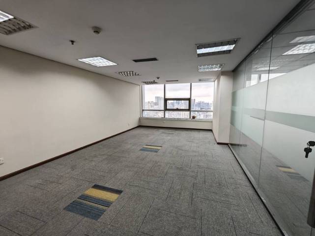 冠城广场 青羊区 167.00㎡ 简装  甲级 其他