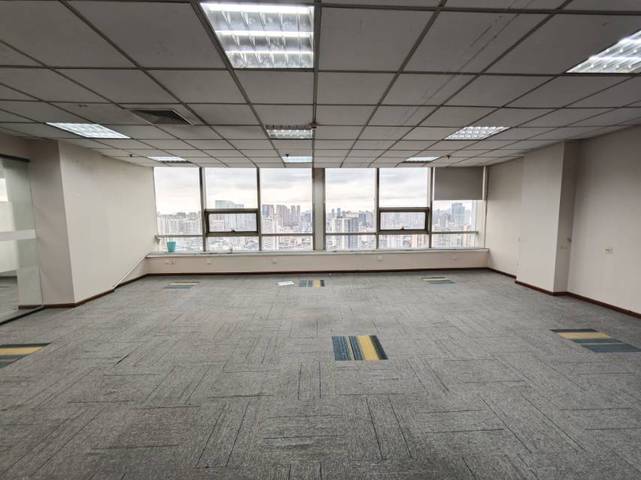冠城广场 青羊区 167.00㎡ 简装  甲级 其他