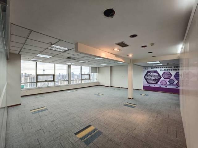 冠城广场 青羊区 167.00㎡ 简装  甲级 其他