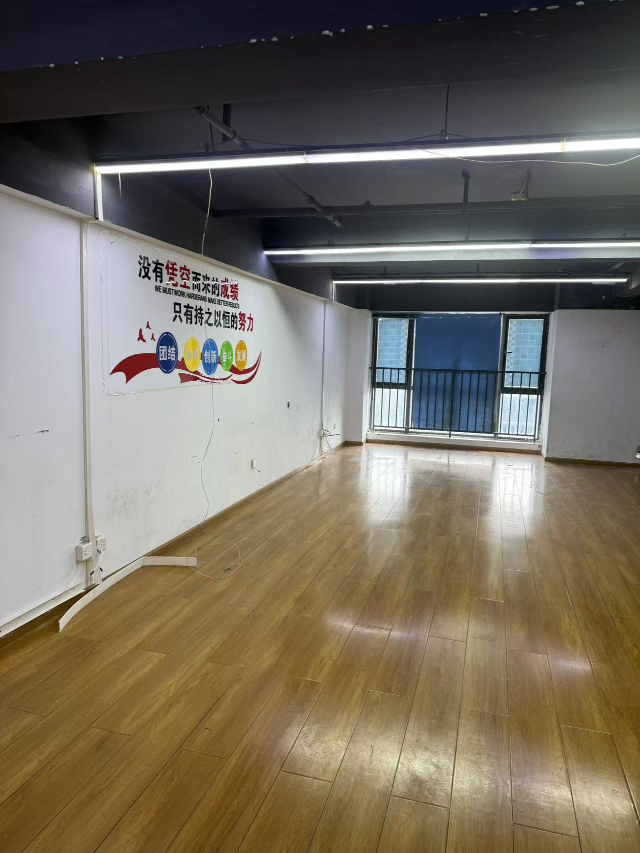 月光诚品 武侯区 120.00㎡ 简装  乙级 无加时费