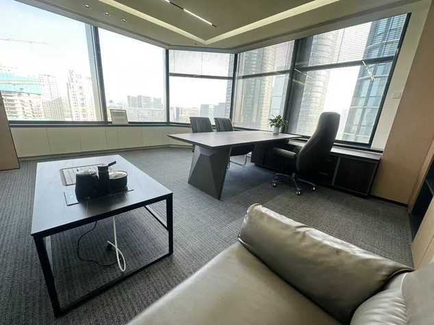 中国华商金融中心 高新南区 432.00㎡ 精装 超甲级 电梯口