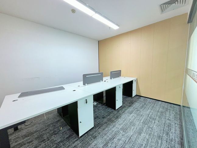 万科大厦 成华区 289.00㎡ 精装 甲级 电梯口,多面采光