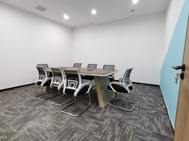 世纪城会展中心 高新南区 393.00㎡ 精装 乙级 无加时费 含物业
