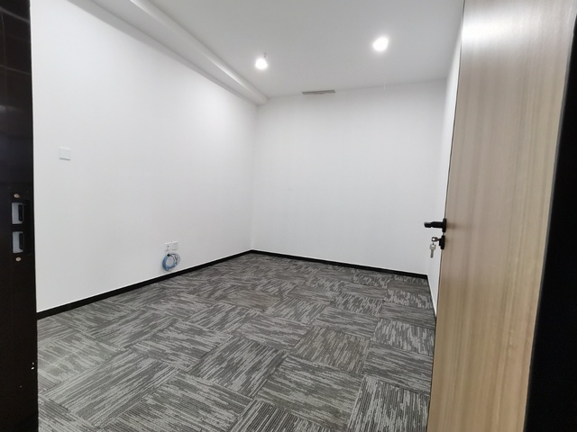 世纪城会展中心 高新南区 393.00㎡ 精装 乙级 无加时费 含物业
